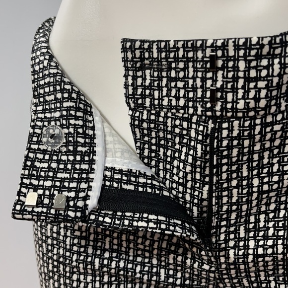 Shorts Black White Grid Pattern, Size 2 - Picture 4 of 9